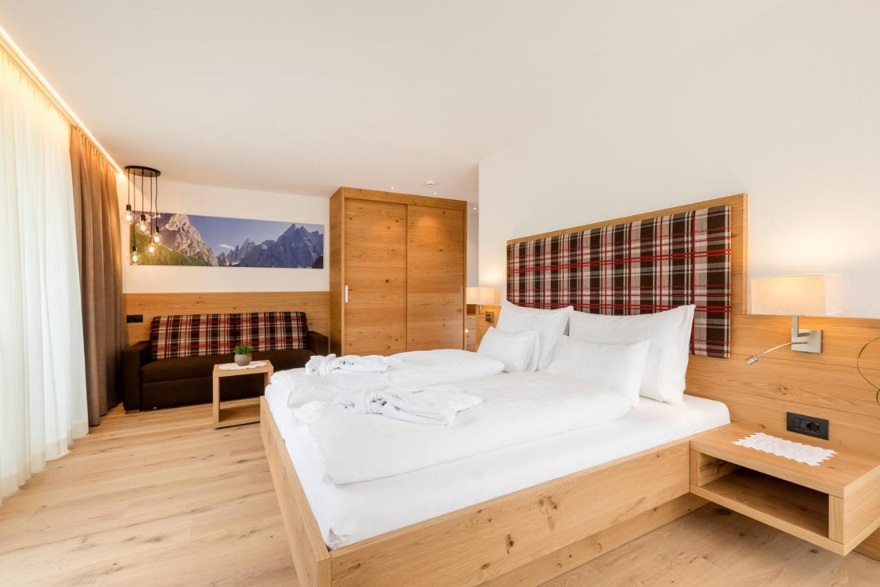 Hotel Royal Und Ferienhaus Annabel Sexten Eksteriør billede
